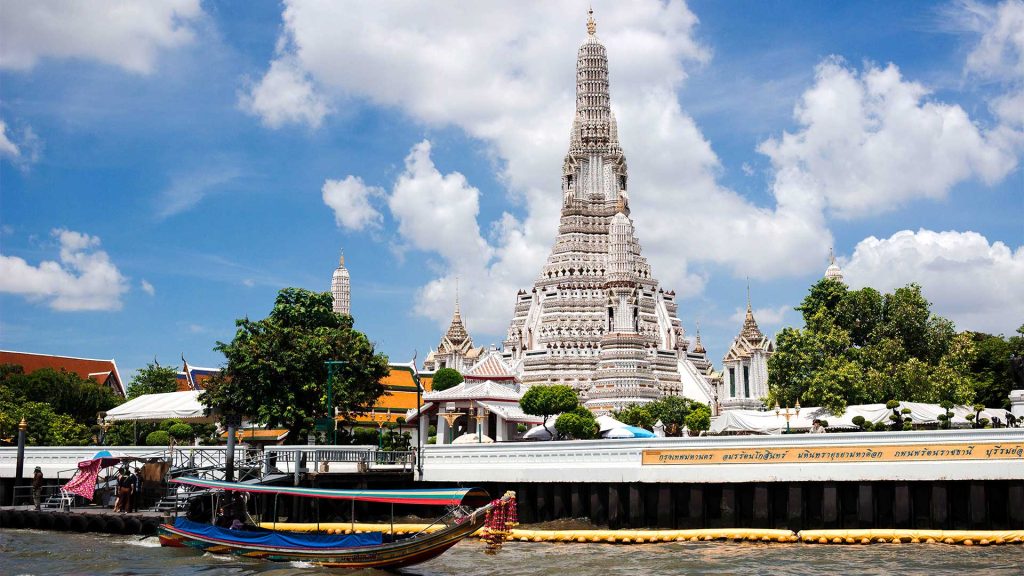 The beautiful Wat Arun in Bangkok, Thailand