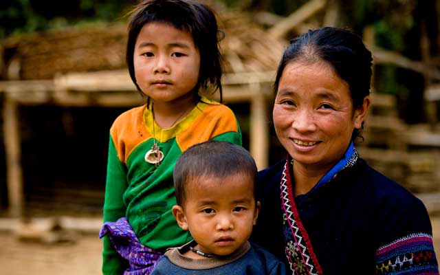 What languages are spoken in Laos?