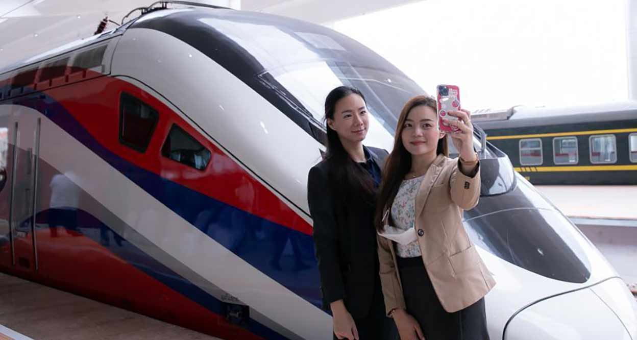 Lane Xang express train symbolizes the China-Laos relationship as good neighbors, good friends, good comrades and good partners